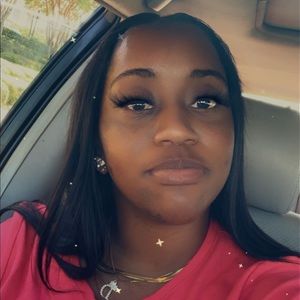 Meet your Posher, Carneisha